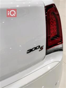 کرایسلەر 300